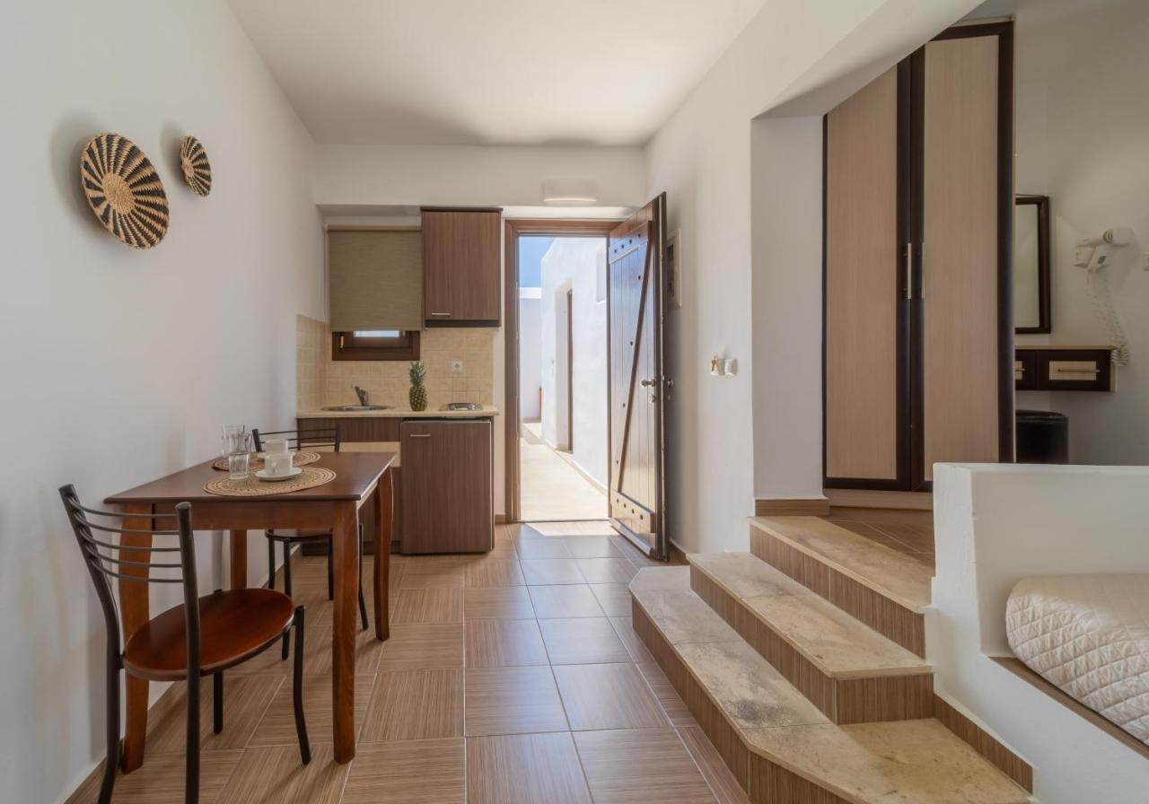 Anemomilos Beach Hotel Agia Anna  エクステリア 写真