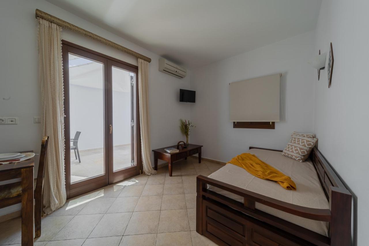 Anemomilos Beach Hotel Agia Anna  エクステリア 写真