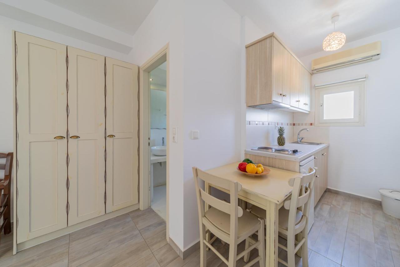 Anemomilos Beach Hotel Agia Anna  エクステリア 写真